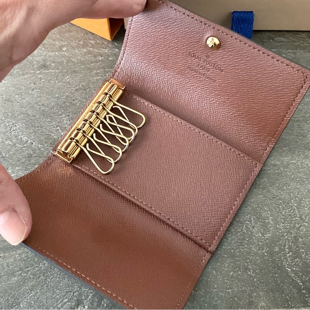 Louis Vuitton Key Holder w/ Gift Box & Dust Bag - Picture 9 of 12